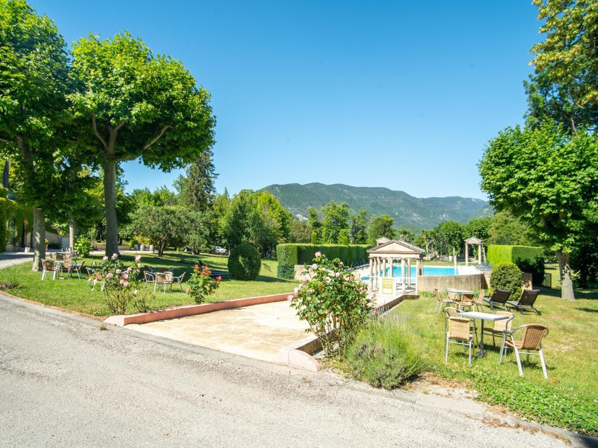 Cozy Apartment With Swimming Pool Terrace Garden Parking Montbrun-les-Bains Luaran gambar