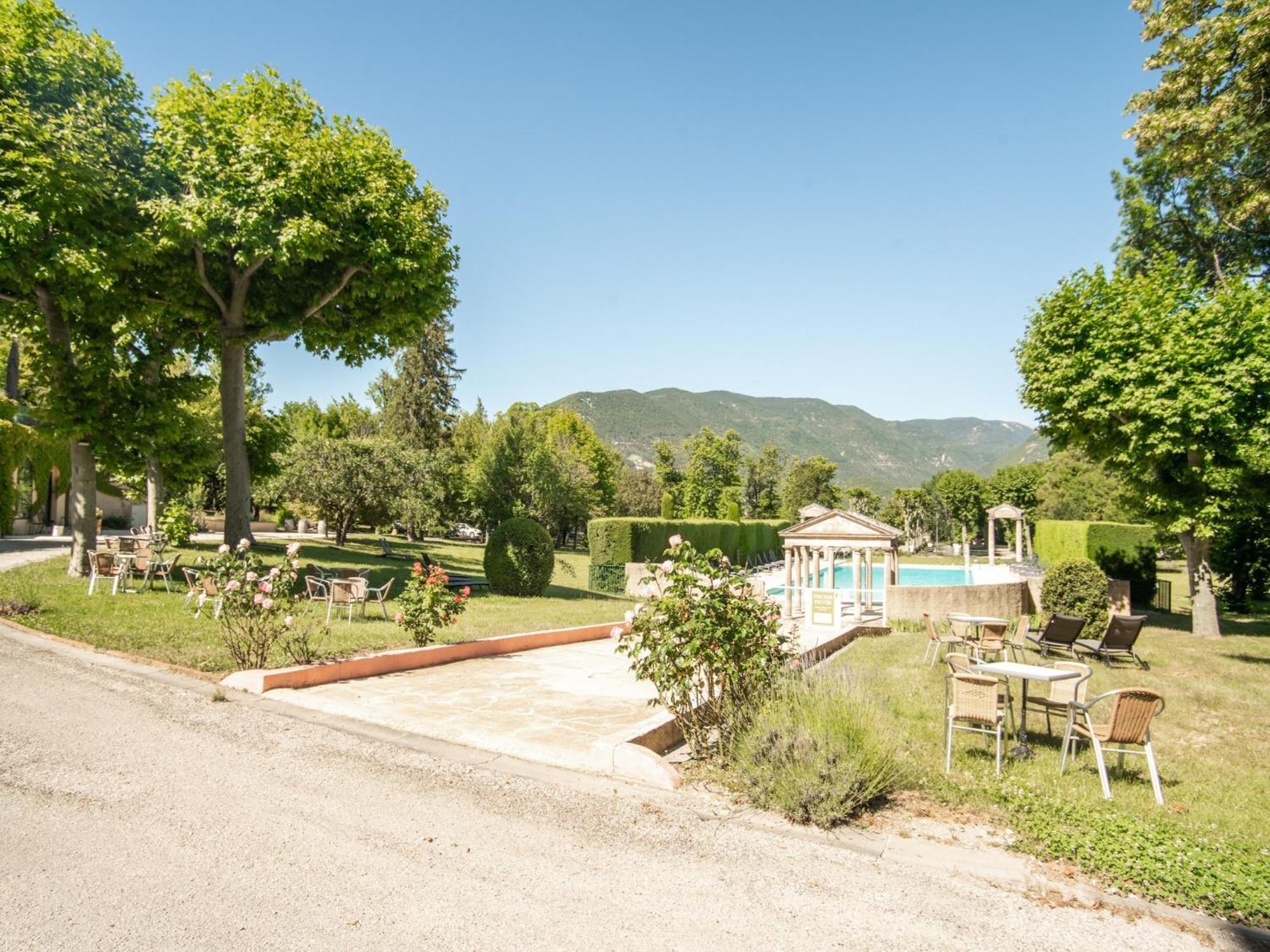 Cozy Apartment With Swimming Pool Terrace Garden Parking Montbrun-les-Bains Luaran gambar